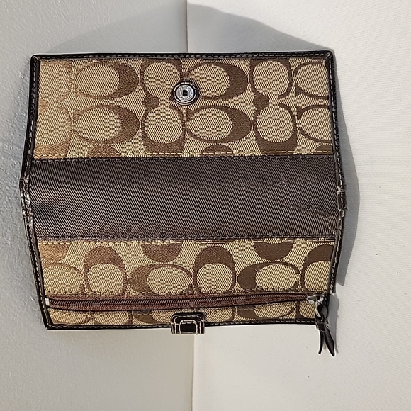 Coach Signature Wallet - Picture 3 of 3